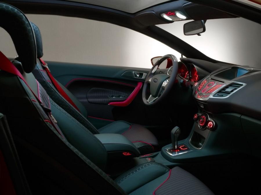 Ford Verve Concept 2007 года  (фото 10 из 37)